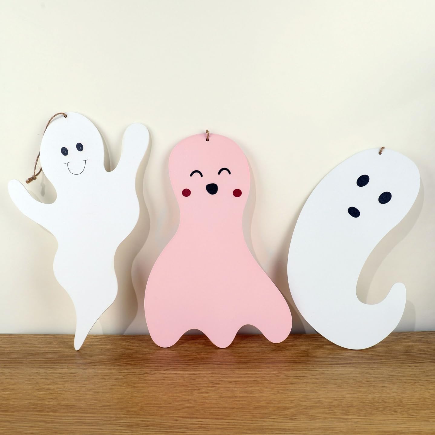 3Pcs Halloween Ghost Wooden Hanging Ornaments, Cute Ghost-Shaped Wall Decorations for Home and Office, Ghost Wooden Signs, Party Supplies, Pink